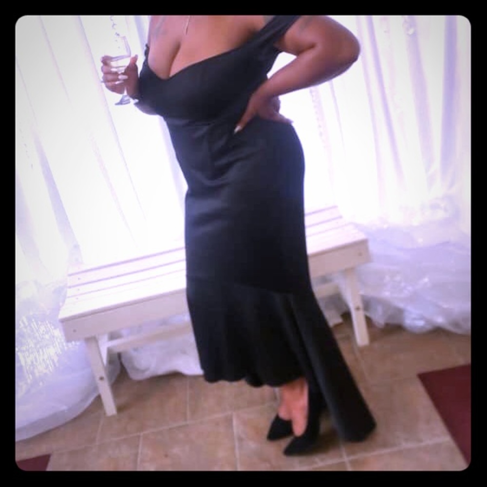 Black off the shoulders Evening gown